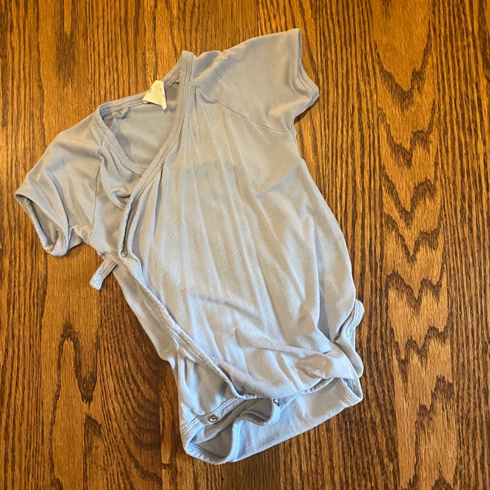 Baby blue kate quinn snap kimono onesie VGUC